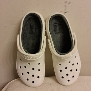 White CROCS clogs Mens sz 8, Womens sz 10, Clean